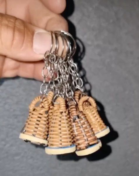 מחזיק מפתחות מיני קאשישי - עבודת יד מברזיל - צבעים שונים 8 מחזיק מפתחות מיני קאשישי - עבודת יד מברזיל - צבעים שונים – תמונה 8