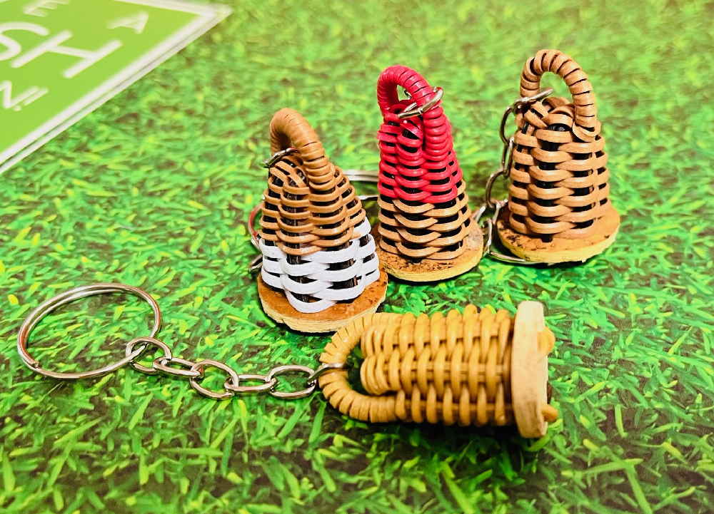 מחזיק מפתחות מיני קאשישי - עבודת יד מברזיל - צבעים שונים 9 מחזיק מפתחות מיני קאשישי - עבודת יד מברזיל - צבעים שונים – תמונה 9